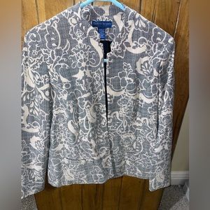 Karen Scott size 10p blazer for women condition is amazing